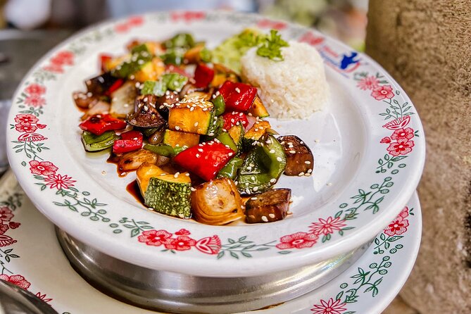 Chichen Itza, Cenote and Valladolid Small Group Day Trip - Walking Through Chichen Itza