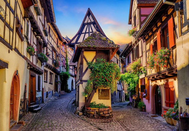 Colmar, Medieval Village & Castle Small Group from Strasbourg - Eguisheim and the question of seasonal changes
