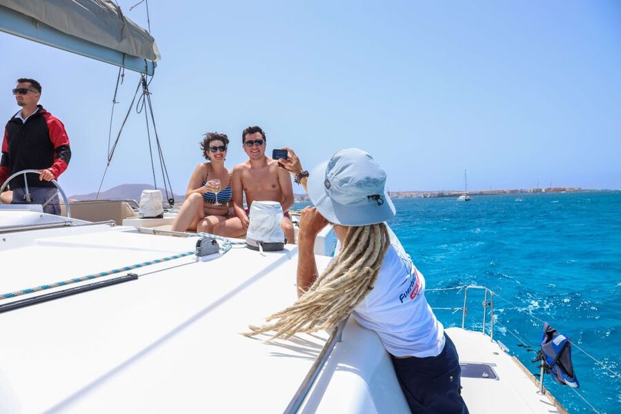 Corralejo: Adults-Only Catamaran Day Trip to Lobos Island - Paella, fruit brochettes, and a full drinks service