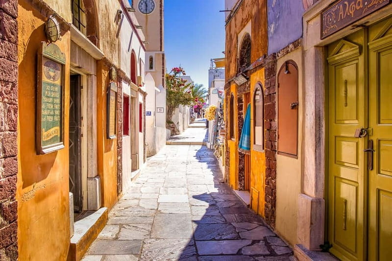 Crete: Santorini Day Trip with Fast Ferry Cruise - Reaching Santorini and finding the right bus