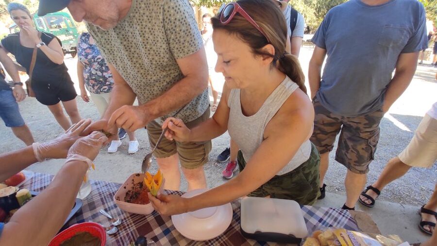 Crete: Sightseeing Day Trip with Cooking Lesson and Lunch - Lunch in a wood-fired village café
