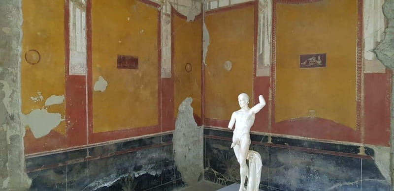 Day Trip from Rome: Explore Pompeii & Sorrento Amalfi Coast - Guides who keep a complicated day moving