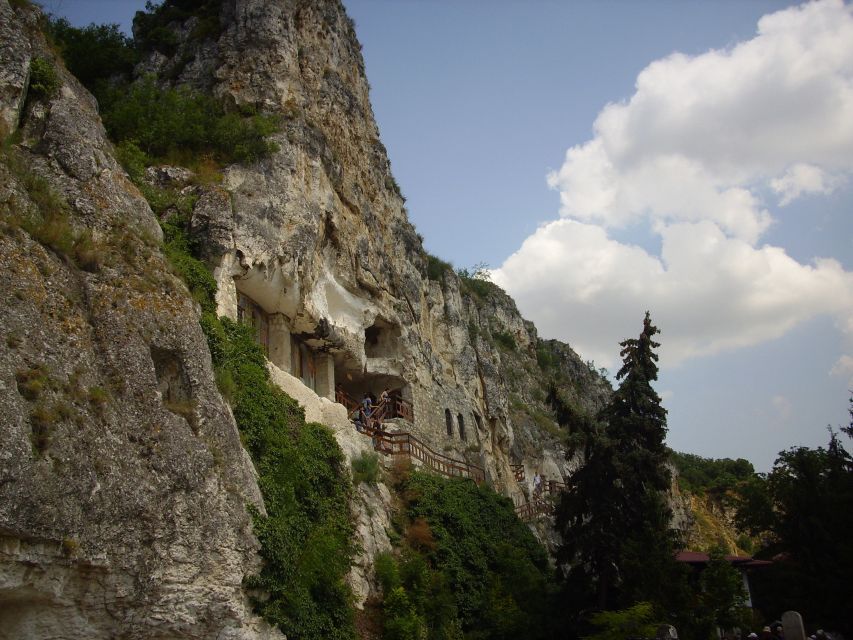 Day Trip to Bulgaria and Veliko Tarnovo from Bucharest - Key points to know before booking