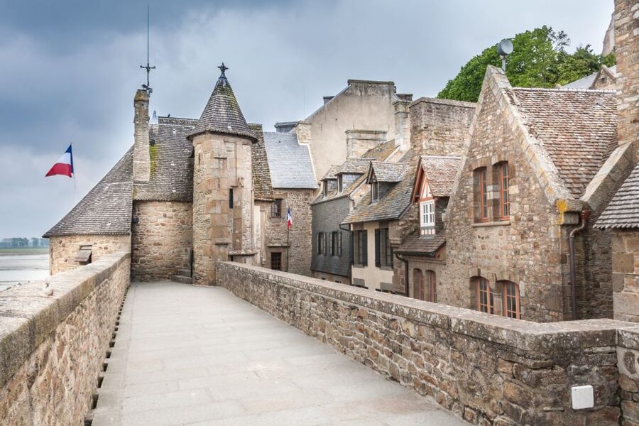 Day Trip to Mont-Saint-Michel from Paris - Exploring the medieval town
