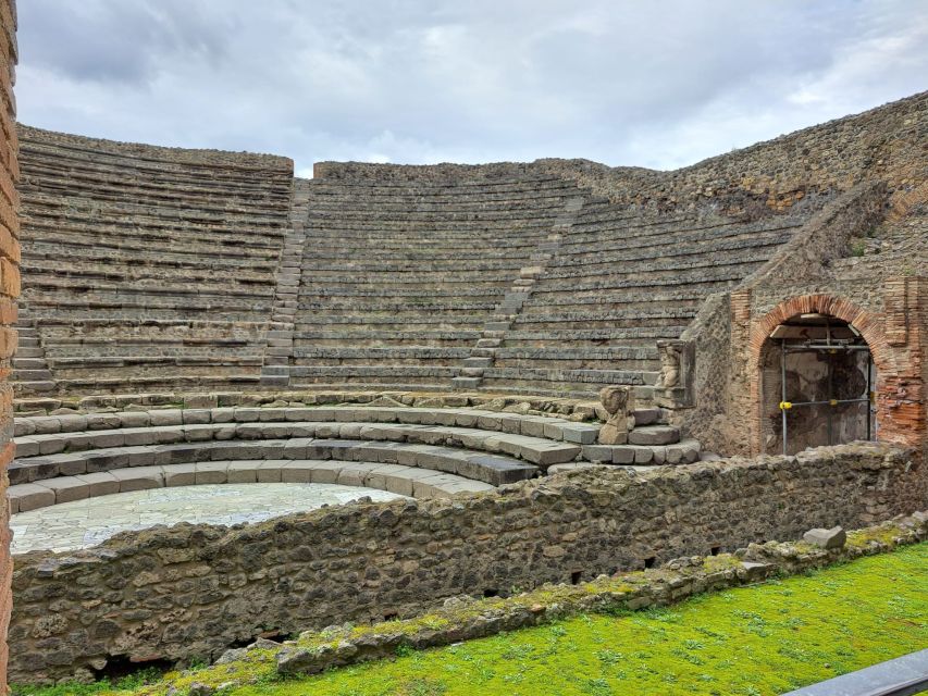 Day Trip to Pompeii & Vesuvius from Naples - Reaching the summit and seeing the Gulf