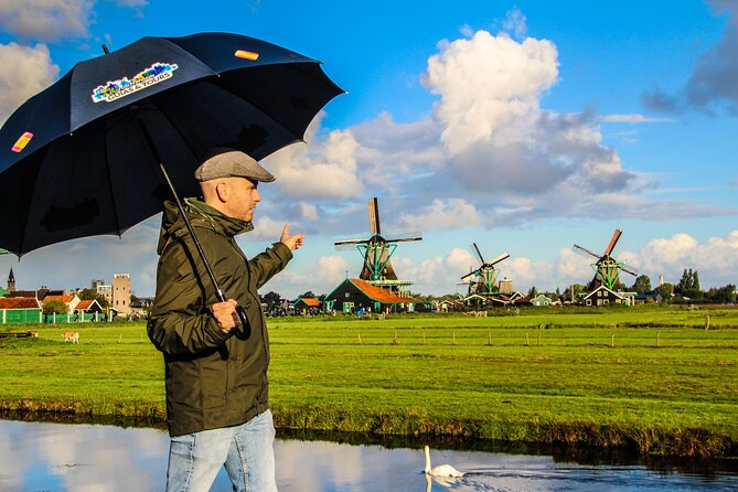 Day Trip to Zaanse Schans, Edam, Volendam and Marken from Amsterdam - Simonehoeve: cheese, samples, and wooden shoes