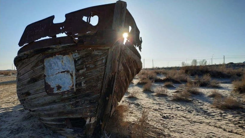 Daytrip from Khiva to Aral Sea Cemetery of Ships. All in one - Chilpik Dakhma, a Zoroastrian tower above the desert