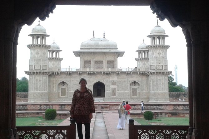Delhi to Agra and Taj Mahal Private Day Trip by Express Train with Lunch - The Taj Mahal: the emotional center of the day