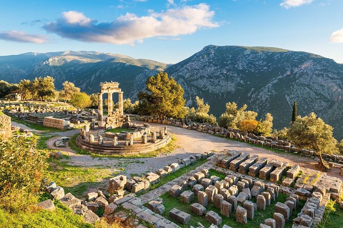 Delphi and Meteora Private Day Trip from Athens including Dinner - The 6:00 a.m. pickup and the road north