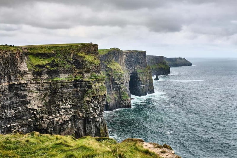 Dublin: Cliffs of Moher, Bunratty Castle and Ennis Day Trip - Key points at a glance