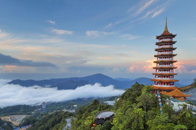 Escape to Genting Highlands: Day Tour with Scenic Cable Car Ride - Leaving Kuala Lumpur for the highlands