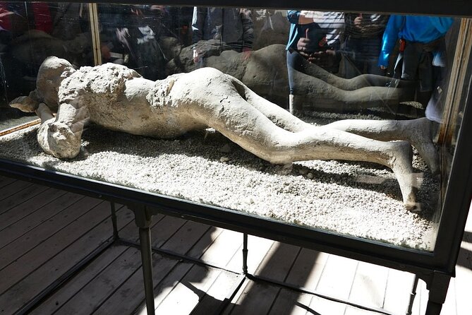 Explore Pompeii Half Day Highlights Tour with Pickup from Naples - Casa dei Vettii and the pleasure of the frescoes
