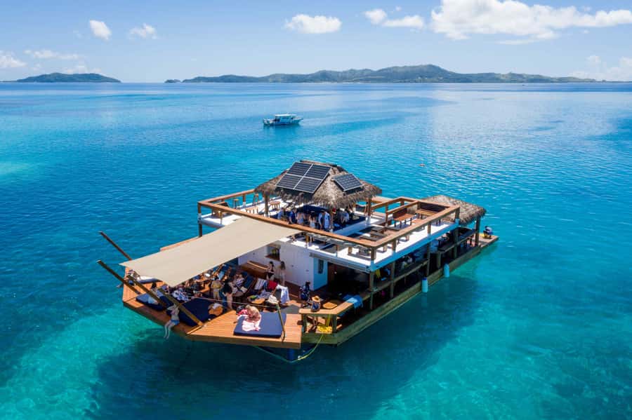 Fiji: Cloud 9 Floating Bar and Pizzeria Day Trip - How the Music Changes the Mood