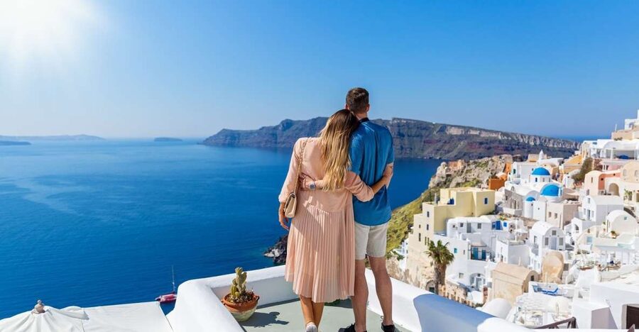 Fira: Traditional Villages Guided Day Trip with Oia Sunset - Perissa Beach gives the day breathing room