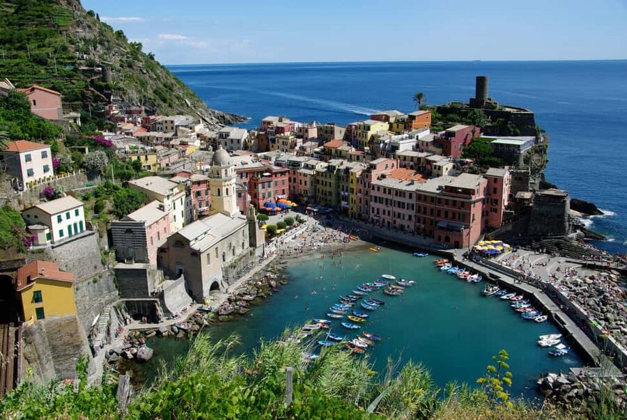 Florence: Cinque Terre Day Trip with Optional Hiking or Pisa - Manarola begins the Cinque Terre circuit