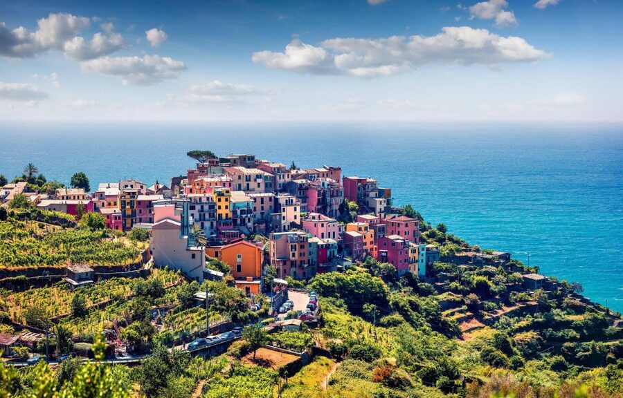 Florence: Cinque Terre Small-Group Day Trip - Leaving Piazza della Repubblica for Liguria