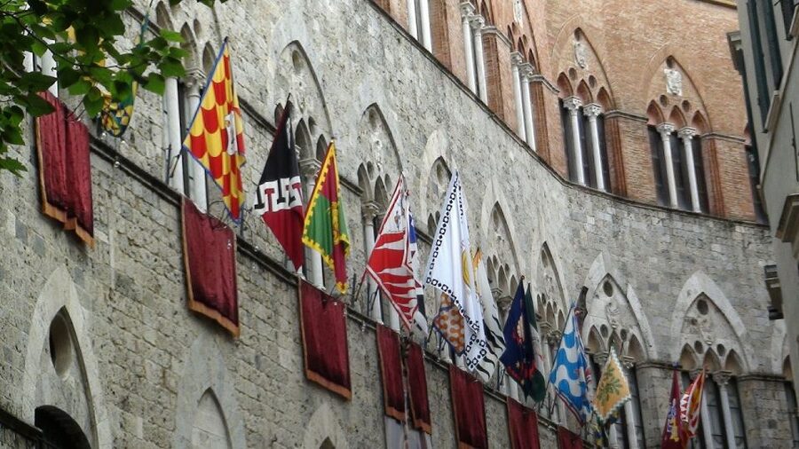 Florence: Pisa, Siena, S. Gimignano, Chianti Wine & Lunch - Lunch and towers in San Gimignano