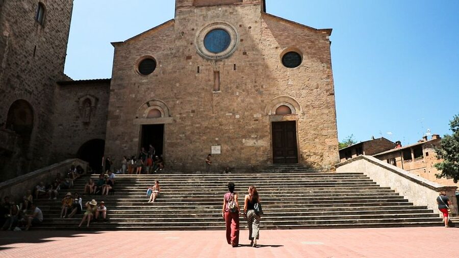 Florence: Pisa, Siena, S. Gimignano, Chianti Wine & Lunch - Crossing the Chianti countryside