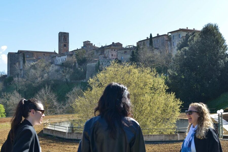 Florence: San Gimignano & Volterra Day Trip with Food & Wine - Lunch with Tuscan food and a country view