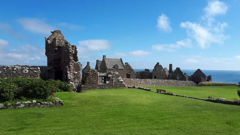 From Aberdeen: Guided Day Trip, Coast & Castle Visit - Dunnottar Castle and the North Sea cliffs