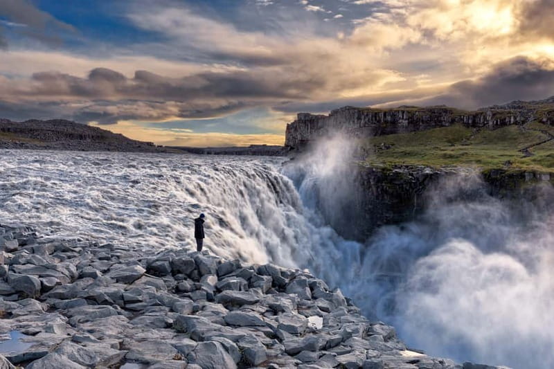 From Akureyri Port: Diamond Circle Guided Day Trip w/ Lunch - Goðafoss: an easy first taste of North Iceland