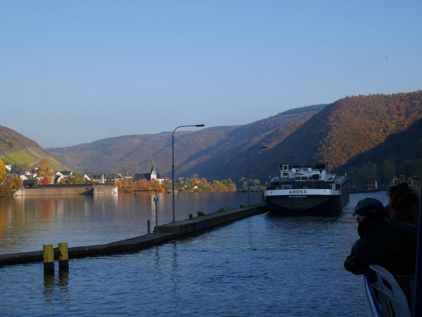 From Alken: Return Day Trip by Boat to Cochem - The Müden Lock raises the boat 5 to 6 meters