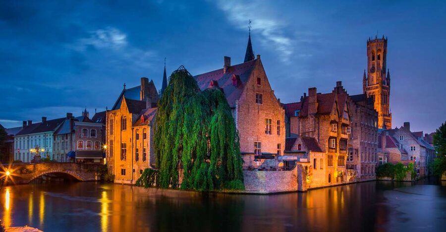 From Amsterdam: Bruges Day Trip in English with Boat Option - Why Bruges makes a good day trip from Amsterdam