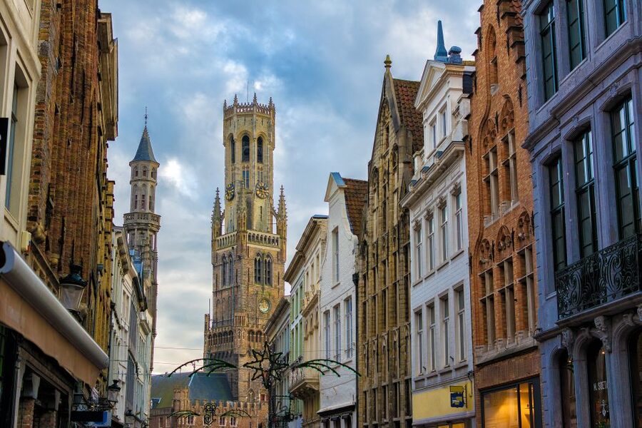 From Amsterdam: Bruges Day Trip in Spanish with Boat Option - What $61 really buys you