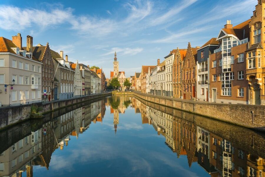 From Amsterdam: Day Trip to Bruges in Spanish or English - Markt Square and the Belfort
