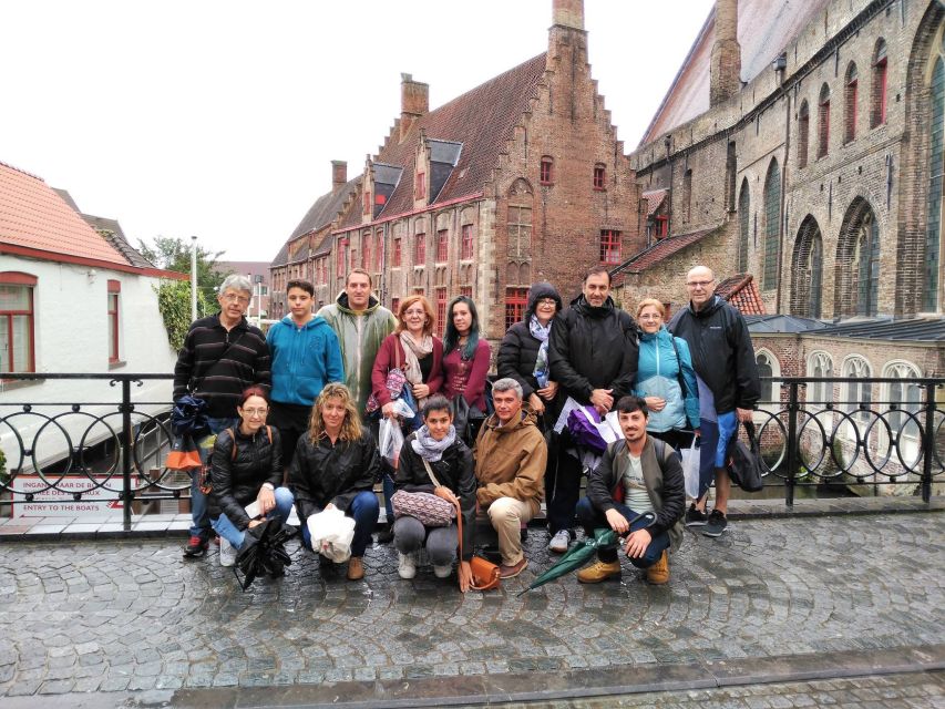 From Amsterdam: Day Trip to Bruges in Spanish or English - Food, chocolate, and practical spending