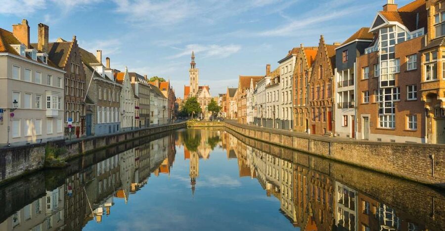 From Amsterdam: Day Trip to Bruges in Spanish or English - English, Spanish, and guide quality