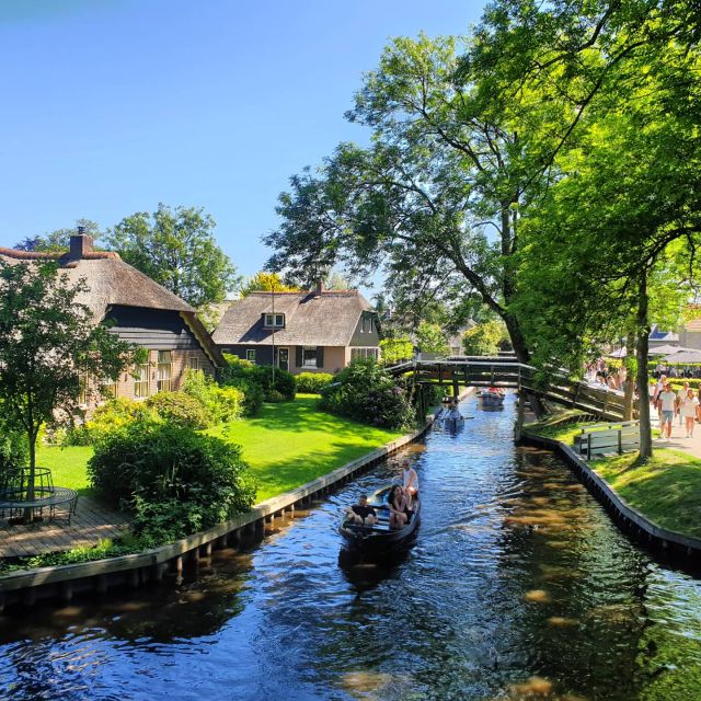 From Amsterdam: Giethoorn Day Trip with Small Electric Boat - Crowds, weather, and the best way to prepare
