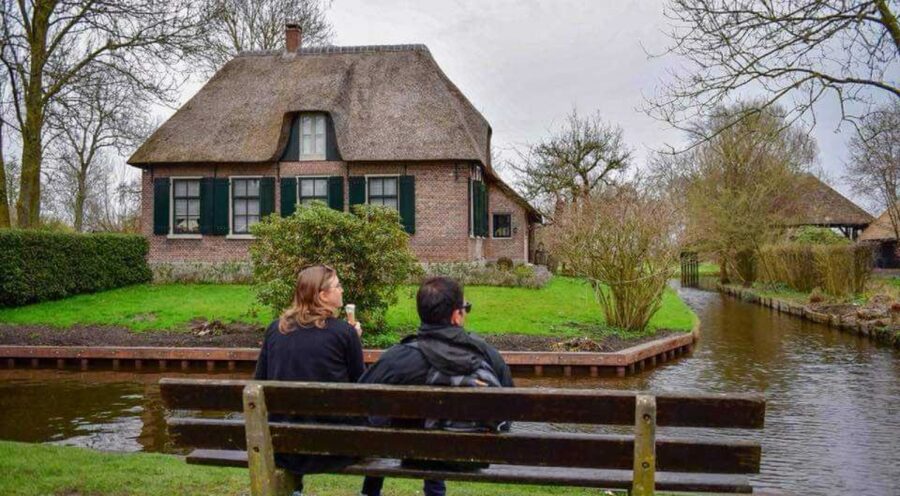 From Amsterdam: Giethoorn Guided Day Trip with Canal Cruise - What the $80 price includes