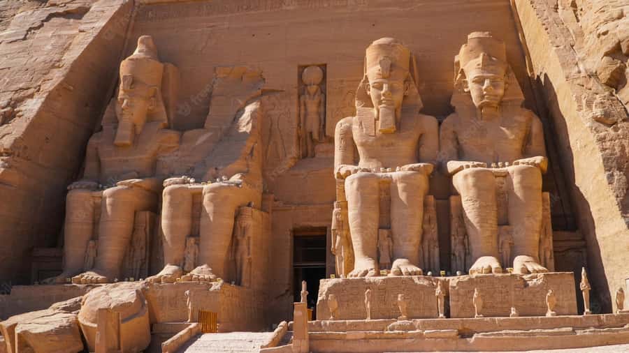 From Aswan: Abu Simbel Temple Day Trip with Hotel Pickup - The 4:00 a.m. pickup and the road south