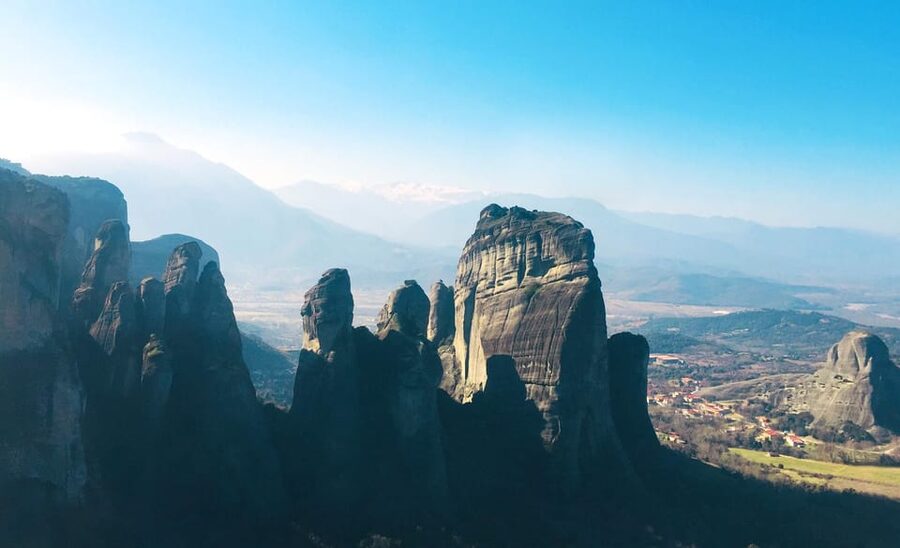 From Athens: Meteora Full-Day Trip with Guide on Luxury Bus - First views of the Meteora rocks
