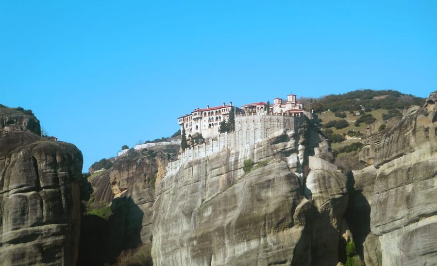 From Athens: Meteora Full-Day Trip with Guide on Luxury Bus - What the guide adds inside and outside