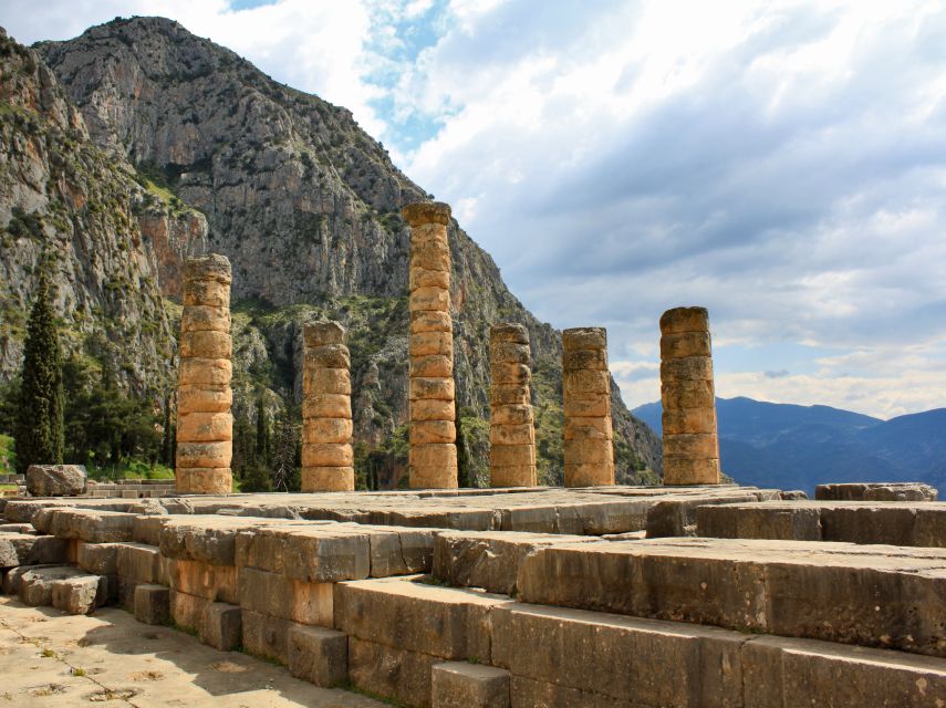 From Athens: Private Delphi and Thermopylae Guided Day Trip - The Delphi Museum and its standout objects