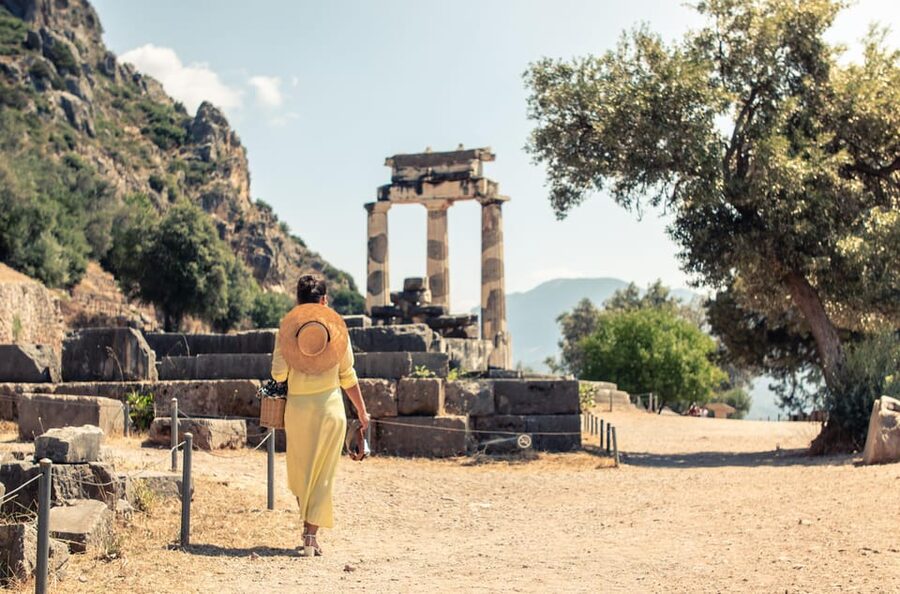 From Athens: Private Delphi and Thermopylae Guided Day Trip - Thermopylae and the story of Leonidas