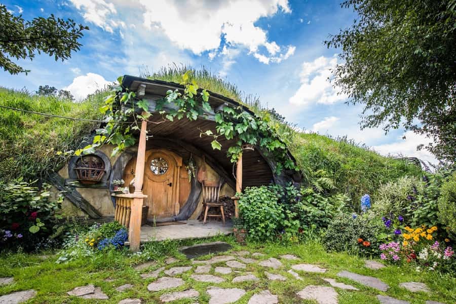 From Auckland: Hobbiton & Waitomo Caves Day Trip with Lunch - Why this Auckland day trip works