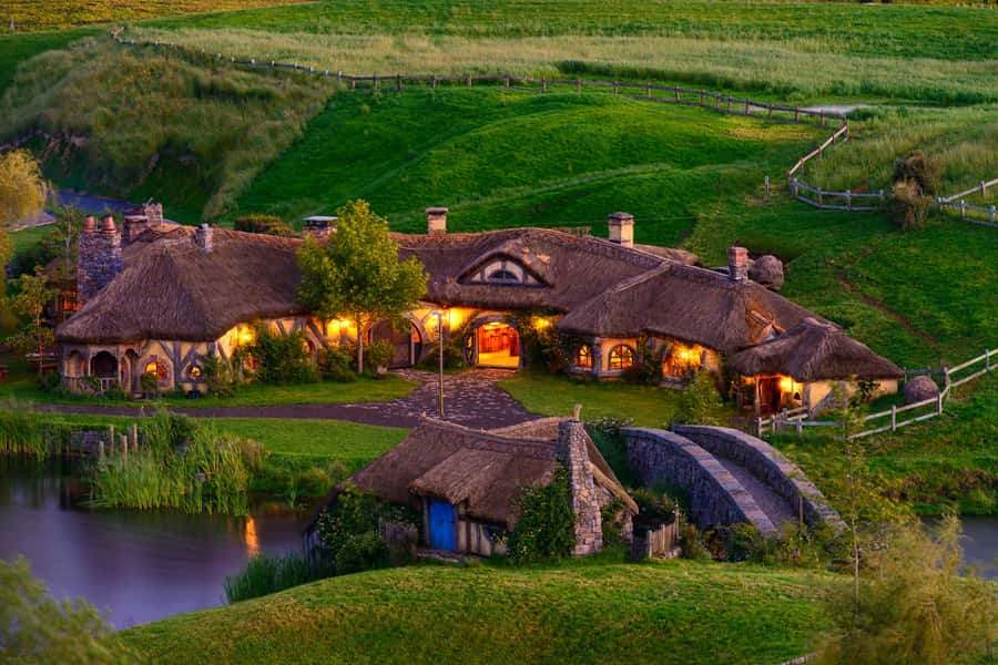 From Auckland: Hobbiton & Waitomo Caves Full-Day Trip - The return to Auckland