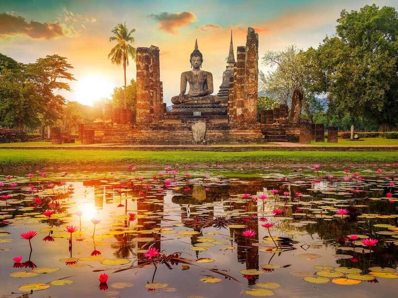 From Bangkok: Ayutthaya Historical Park Guided Day Trip - Lunch by the river and a welcome pause