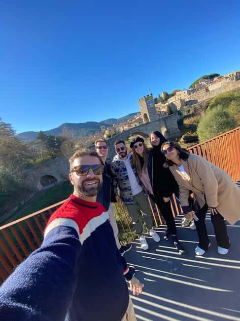 From Barcelona: Girona, Besalú & Medieval Villages Day Trip - Girona in 90 minutes: stone lanes and layered stories