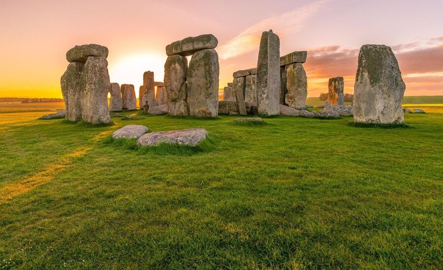 From Brighton: Stonehenge and Bath Full-Day Trip - The drive to Bath and the change of mood