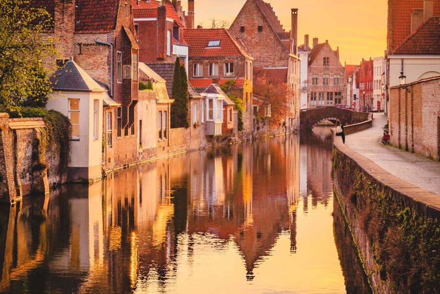 From Brussels: Bruges Day Trip with Boat Tour Option (ENG) - From Brussels Central Station to Bruges