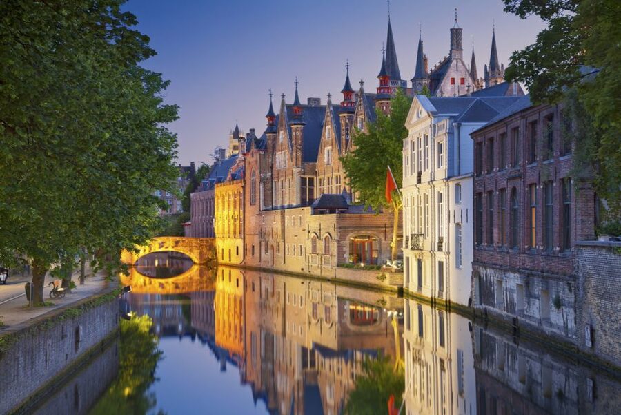 From Brussels: Bruges Day Trip with Boat Tour Option (ES) - Key points at a glance