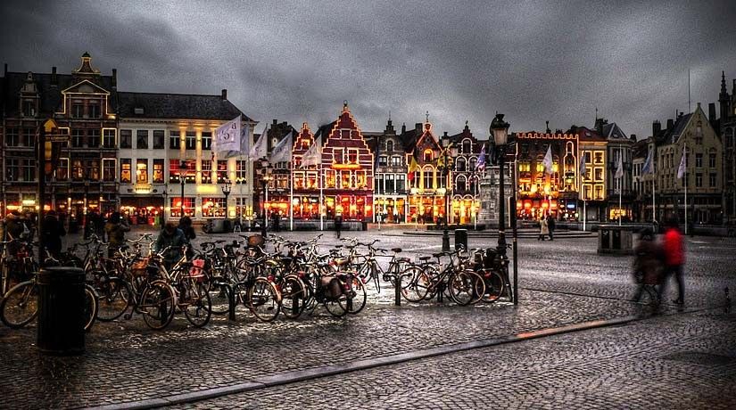 From Brussels: Bruges Day Trip with Boat Tour Option (ES) - What the $50 price really buys you