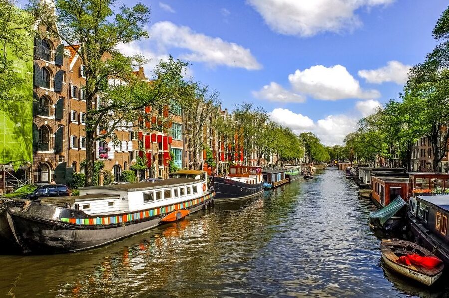 From Brussels: Cheese, Clogs & Windmills Amsterdam Day Trip - Rembrandt Hoeve and the Dutch craft stop