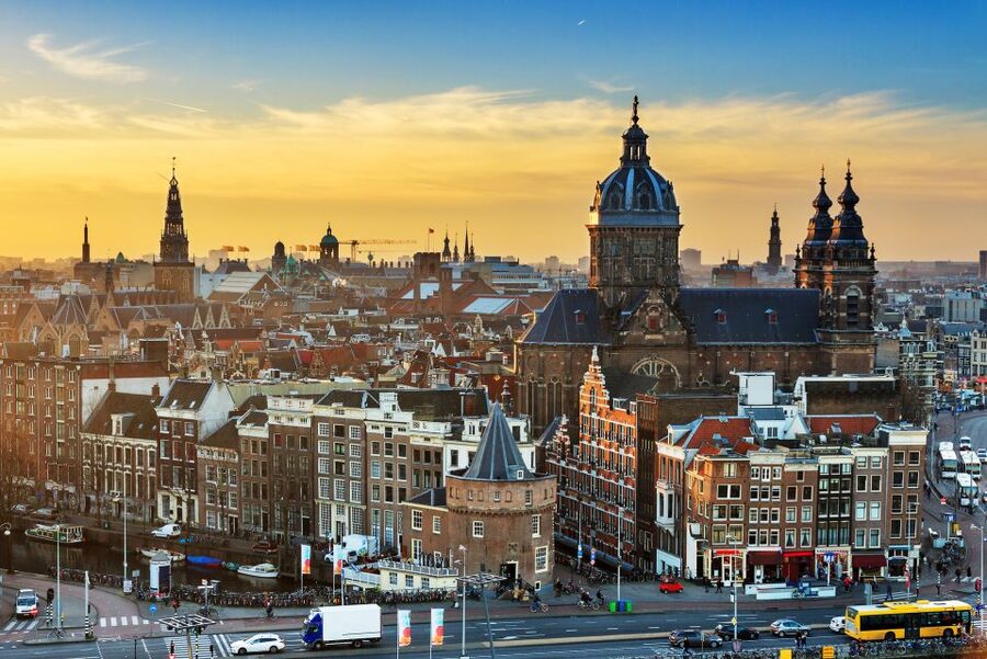 From Brussels: Day Trip to Amsterdam with Canal Boat Cruise - A short guided introduction to central Amsterdam