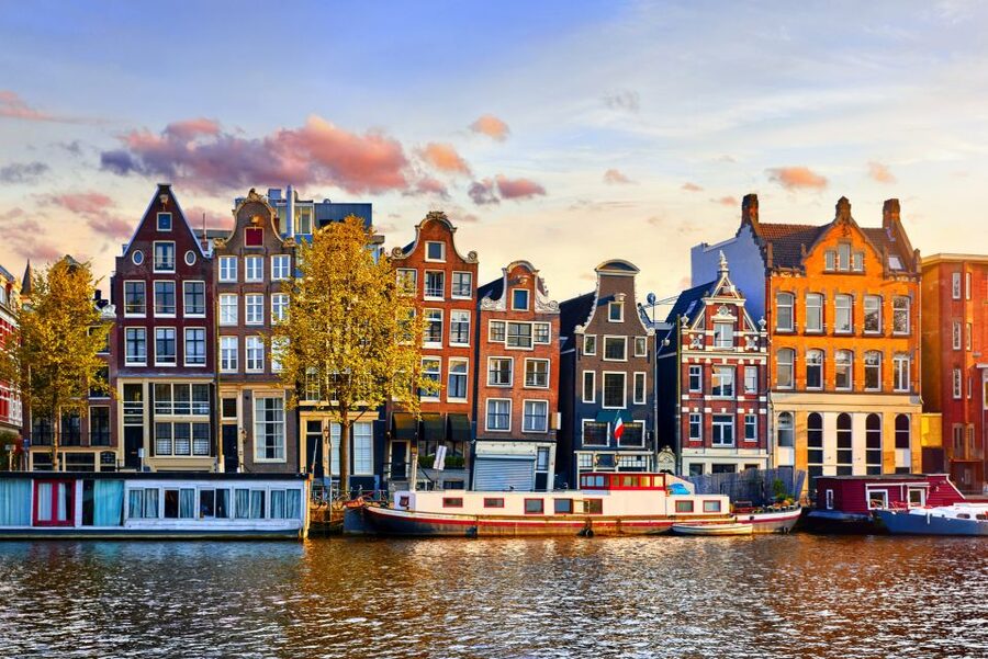 From Brussels: Day Trip to Amsterdam with Canal Boat Cruise - Meeting in Brussels and settling onto the coach
