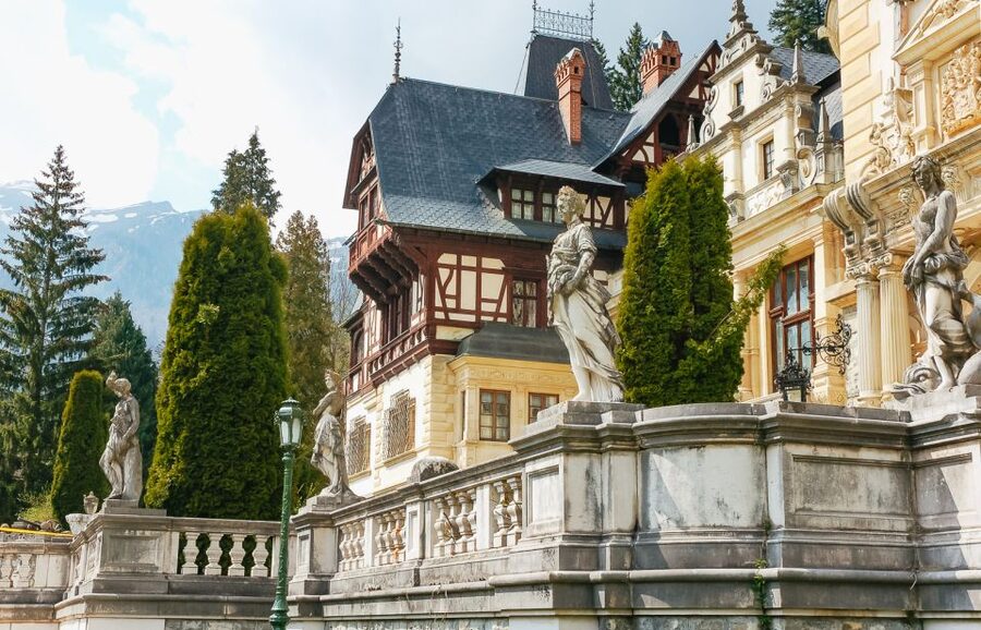 From Bucharest: Day Trip to Dracula and Peles Castle - Why this Bucharest day trip takes 14 hours